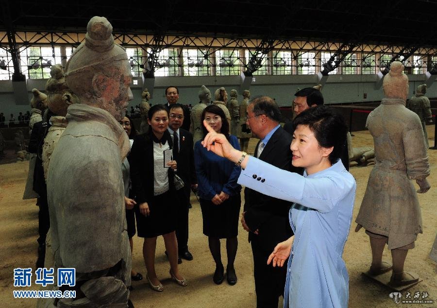 韩国总统朴槿惠参观兵马俑 