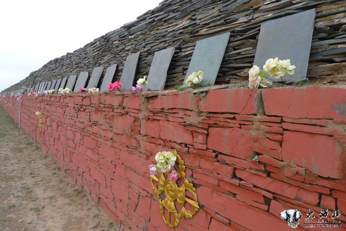 泽库县德敦寺和日石经墙