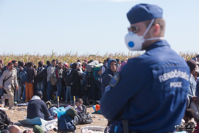 匈牙利通过《国家边界法》解决大规模移民问题