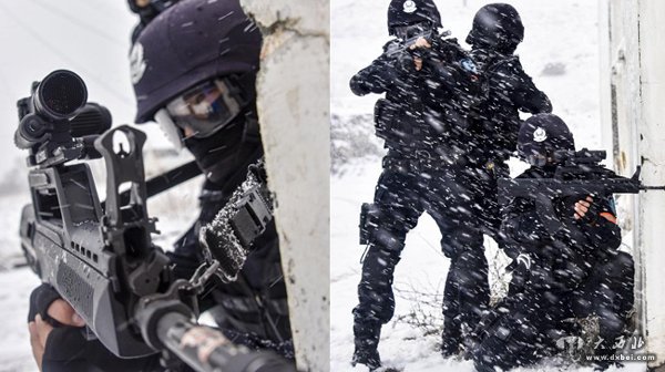 乌鲁木齐：雪地考验新式突击步枪瞄准系统