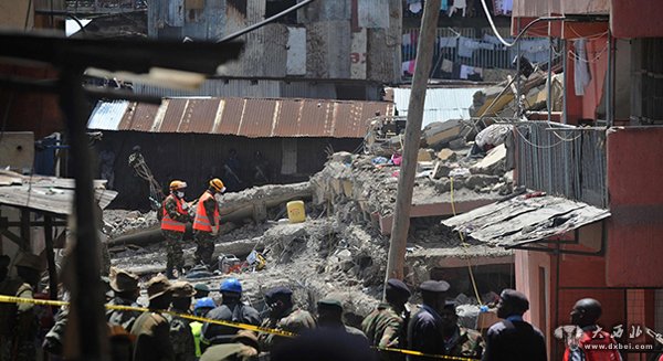 肯尼亚首都一公寓楼倒塌 造成21人遇难