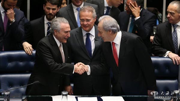 罗塞夫被罢免总统职务 特梅尔就任巴西总统