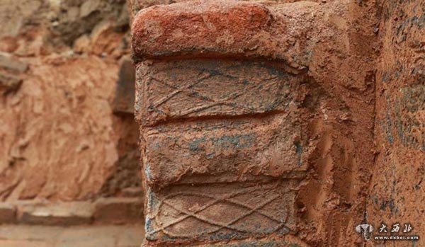 湖南发现东汉末年砖式古墓 现多种精美砖纹