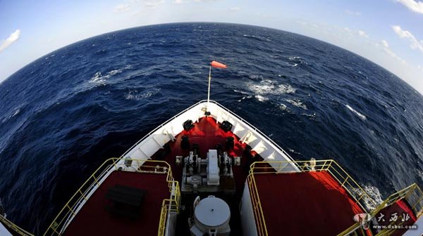 “决心”号抵达南海目标海域 第三次南海大洋钻探顺利开钻
