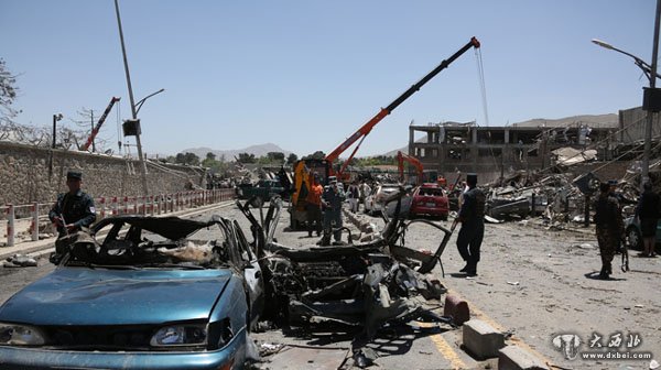 阿富汗首都发生巨大爆炸造成近400人伤亡