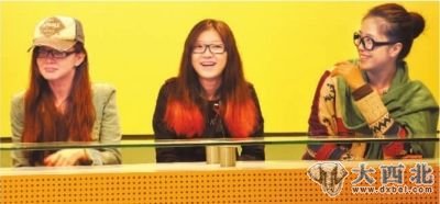 三朵“花儿”各有理财经。 实习生 蒋璐 记者 王翀鹰 摄 三朵“花儿”各有理财经。 实习生 蒋璐 记者 王翀鹰 摄