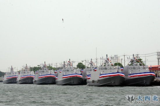 2011年12月2日，台湾海军部队10艘自产型光华6号隐身导弹艇正式在左营军港服役。