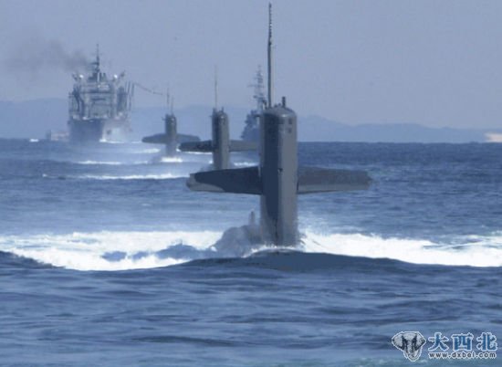资料图:日本海上自卫队潜艇和舰艇编队。