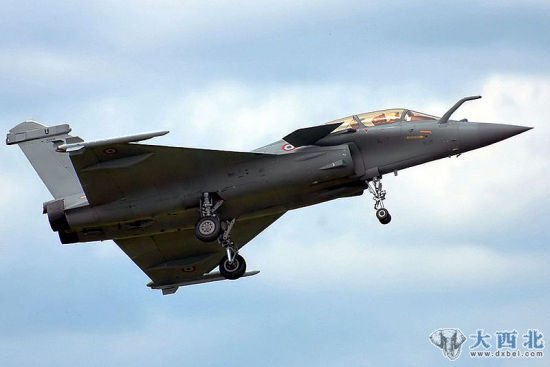 资料图:2007年巴黎航展上亮相的阵风B型战机。