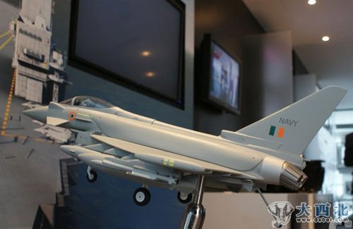 欧洲战斗机公司为印度提出的舰载型“台风”战斗机方案,采用推力矢量发动机和保型油箱。