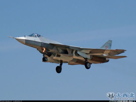 资料图:俄罗斯第五代战斗机T-50计划在2016年进入俄罗斯空军,目前只完成了两架飞机的飞行试验,预计在年底前还将由两架第五代战斗机升空。