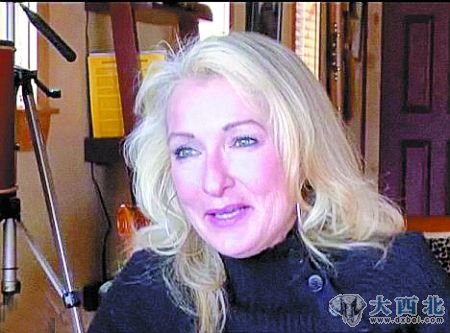 女镇长沃克女士说,若想让小镇重现繁荣,仅靠她一人之力是远远不够的。 女镇长沃克女士说,若想让小镇重现繁荣,仅靠她一人之力是远远不够的。