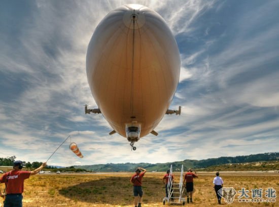 “尤利卡”号长约246英尺(约合75米),比波音747机身还要长 “尤利卡”号长约246英尺(约合75米),比波音747机身还要长