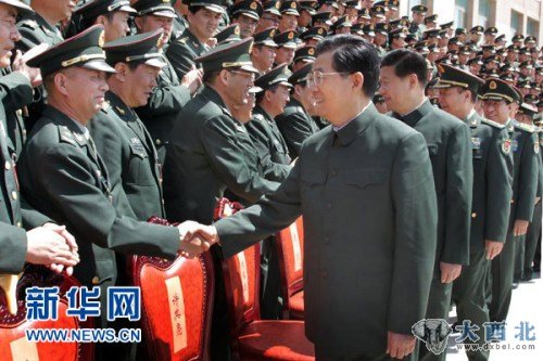 胡锦涛会见北京军区第十次党代会代表(图)