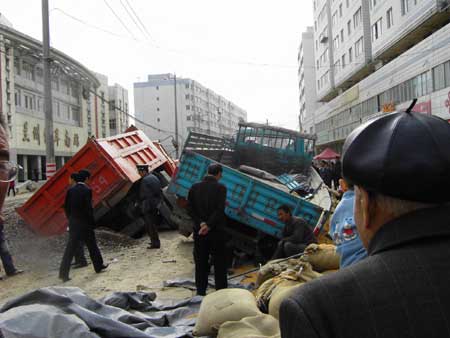 七里河道路频塌