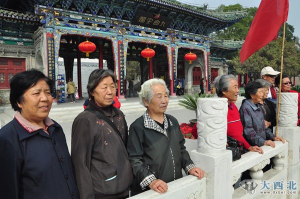 兰州虚拟养老院国庆节组织百名老人金城一日游