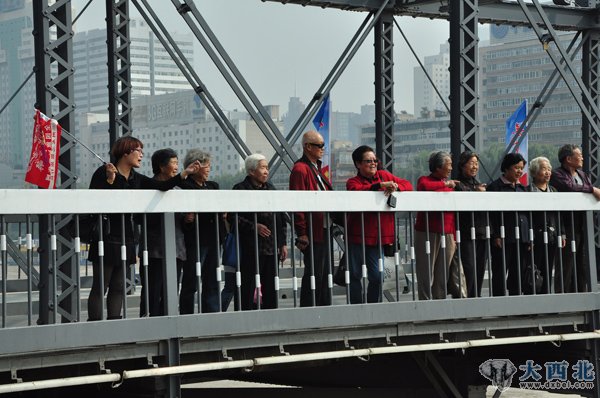 兰州虚拟养老院国庆节组织百名老人金城一日游