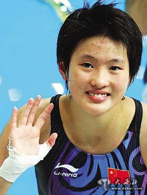 奥运冠军陈若琳成最小人大代表