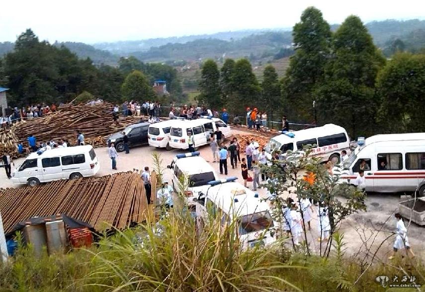 5月11日14时15分许,四川省泸州市泸县桃子沟煤矿发生一起瓦斯爆炸事故,共有81人获救(其中重伤5人、轻伤11人),27人遇难。