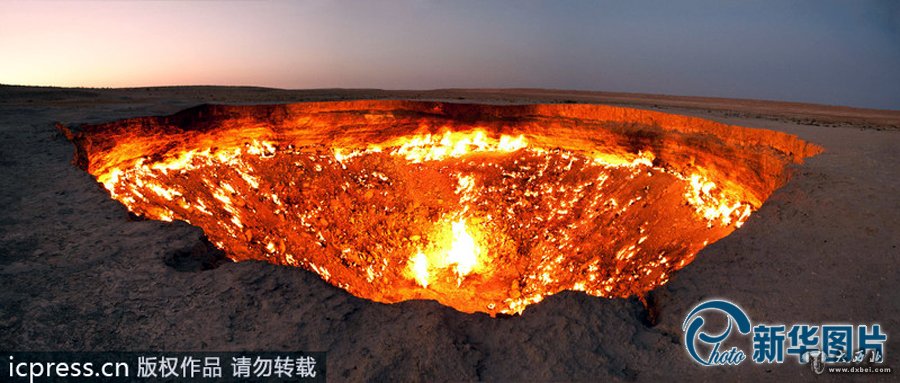 中亚沙漠“地狱之门”大火40年不灭(高清)