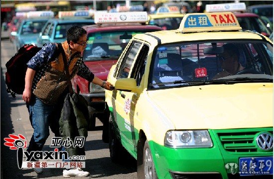 出租车新国标实施 记者调查乌鲁木齐的哥违法现状