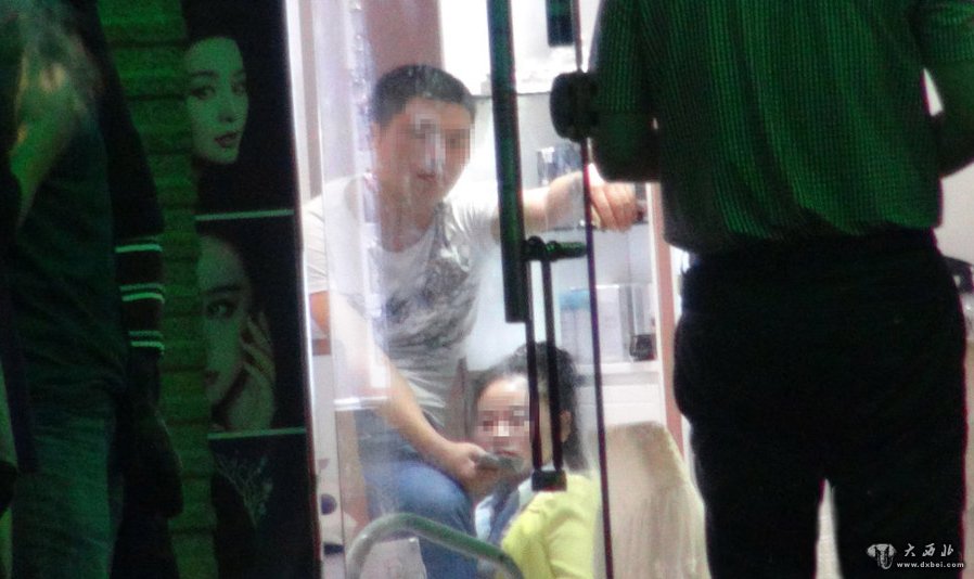 深圳男子砍人后劫持2名人质被警方制服