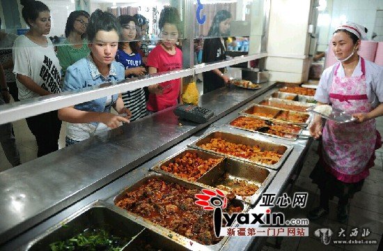 新疆财经大学5名学生拍《舌尖上的食堂》网民赞够味 新疆财经大学5名学生拍《舌尖上的食堂》网民赞够味