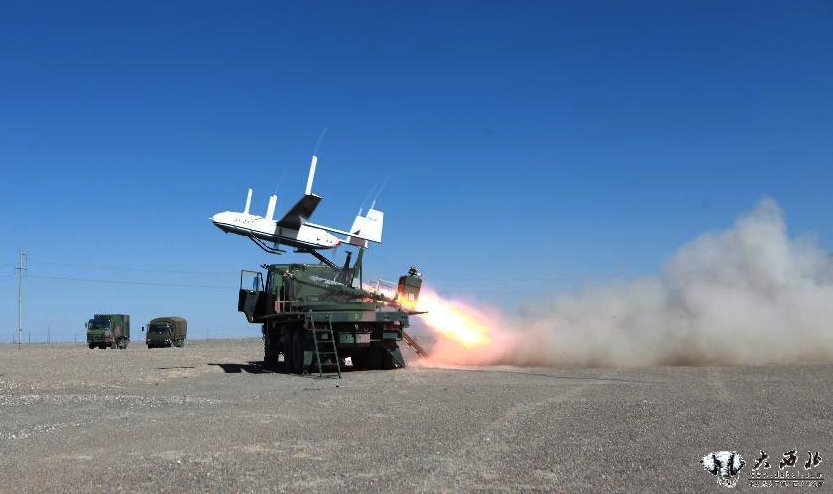 我军平原型无人机中继平台在高原首飞成功