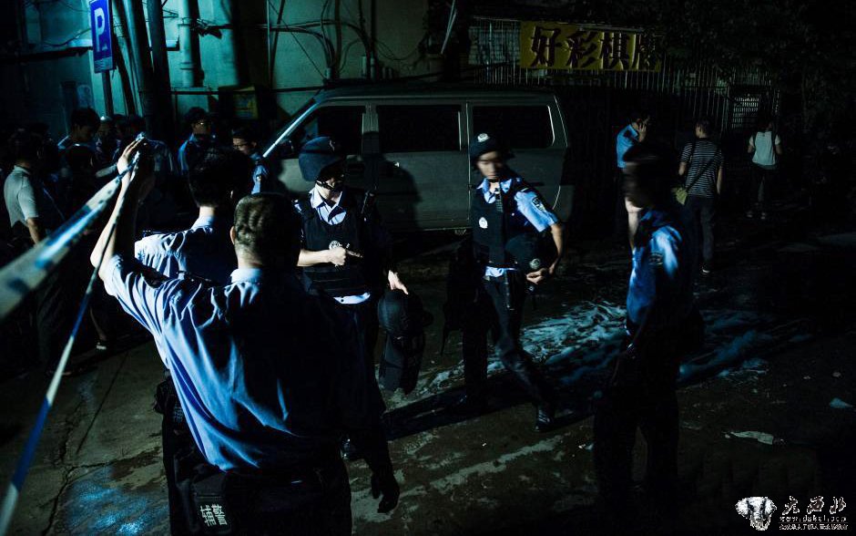 广州警方缉毒引枪战对峙 当场击毙嫌犯 
