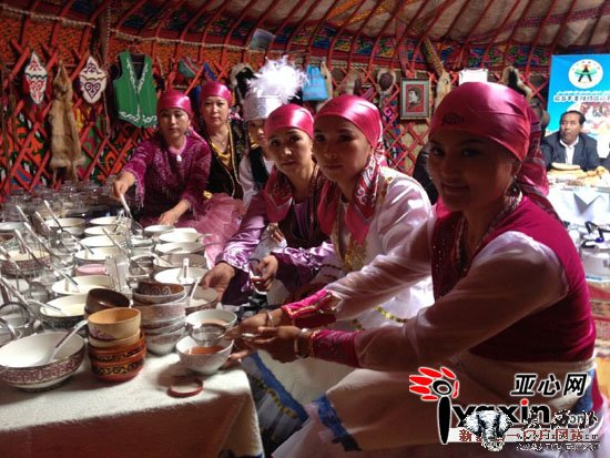 阿勒泰哈萨克族奶茶文化、传统美食荣获基尼斯世界纪录证书