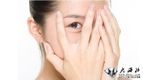 女性眼皮跳有什么健康暗示