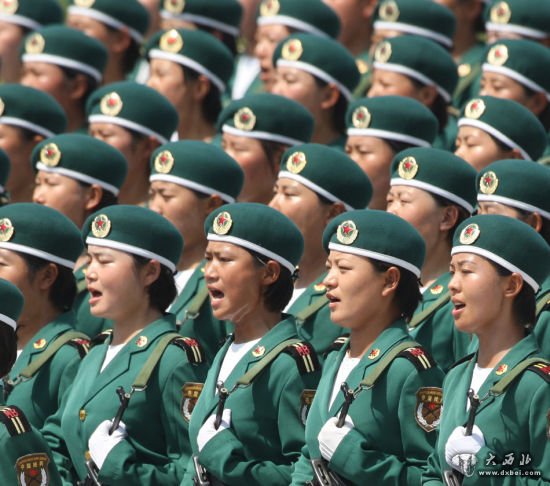国庆60周年阅兵方阵中有三支“娘子军”：三军女兵方队、女民兵方队、女飞行员梯队。这是新中国历次阅兵中女兵方队最多的一次，其中三军女兵方队和女飞行员梯队是首次参加。