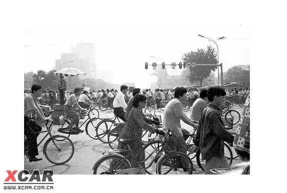 新中国建国60年:交通工具变迁 私家车进百姓家