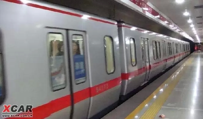 新中国建国60年:交通工具变迁 私家车进百姓家