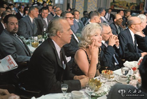 1959年9月,梦露参加美国欢迎赫鲁晓夫的宴会