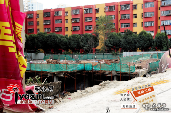 乌鲁木齐市克西街一建筑工地塌陷工地 附近居民出行受阻 乌鲁木齐市克西街一建筑工地塌陷工地 附近居民出行受阻