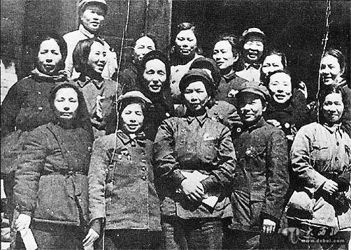 部分女红军于1949年在北京合影