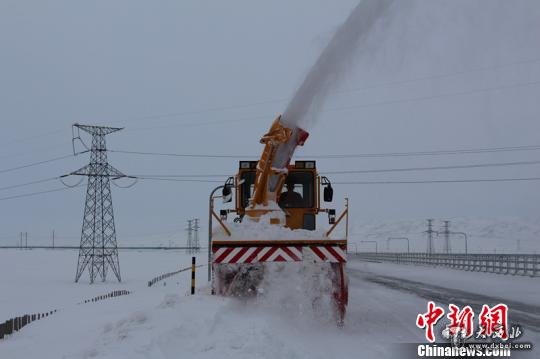 国道3015线新疆玛依塔斯路段封闭18小时恢复通车