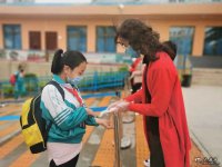 开学了!家长们关心的