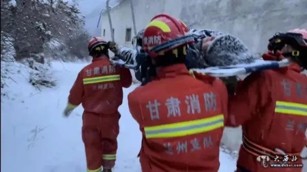 大雪封山12名“驴友”