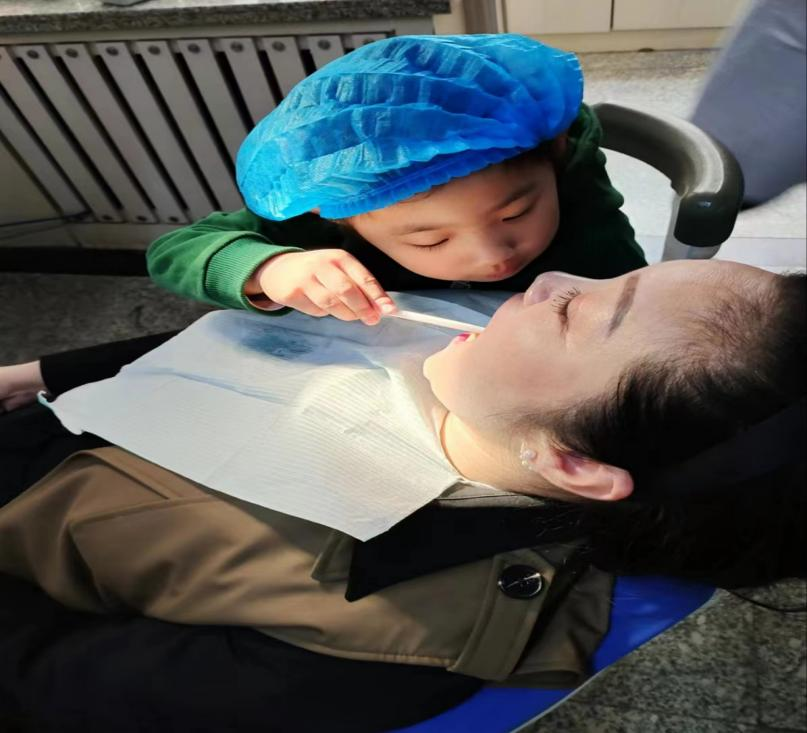 牙科诊室的猫步:牙医