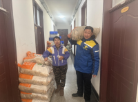 步履织就温暖网格,德